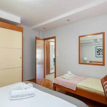 Brkic Apartments With Private Parking Makarska Exterior photo