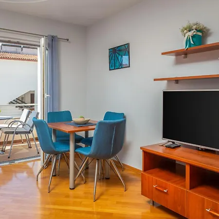 Brkic Apartments With Private Parking Makarska Exterior photo