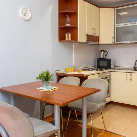 Brkic Apartments With Private Parking Makarska Exterior photo