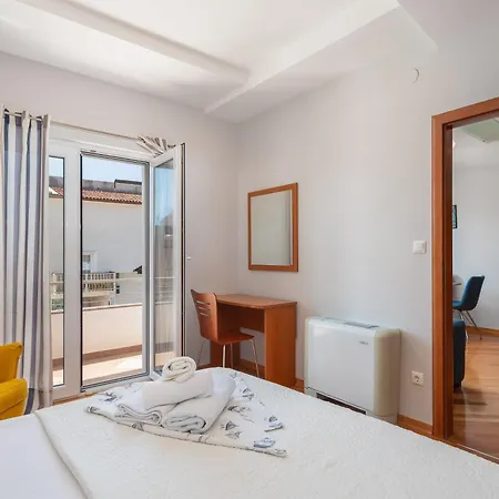 Brkic Apartments With Private Parking Makarska Exterior photo