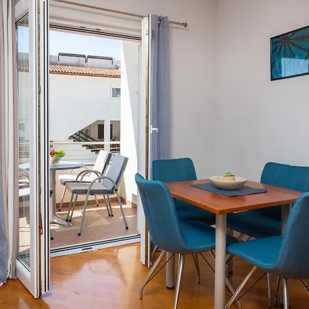 Brkic Apartments With Private Parking Makarska Exterior photo