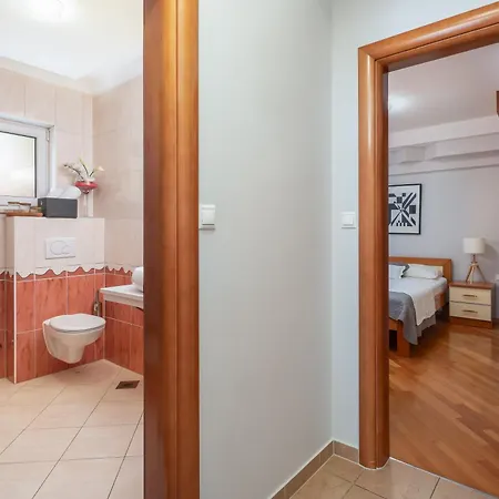 Brkic Apartments With Private Parking Makarska Exterior photo