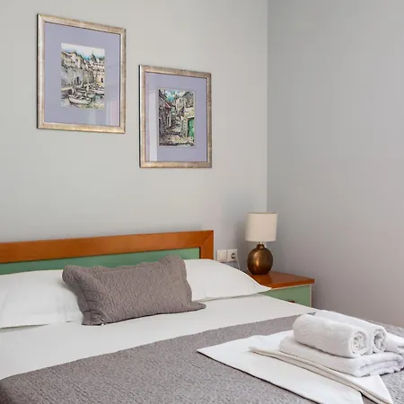 Brkic Apartments With Private Parking Makarska Room photo
