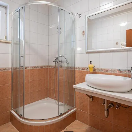 Brkic Apartments With Private Parking Makarska Room photo