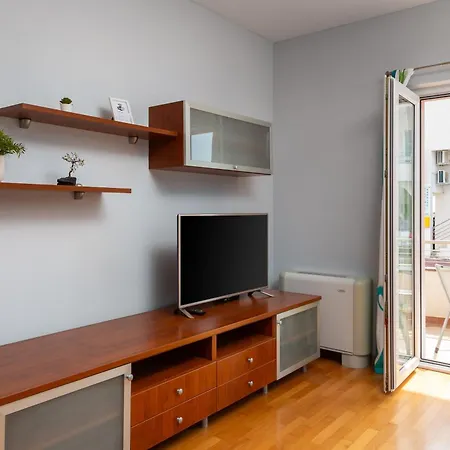 Brkic Apartments With Private Parking Makarska Room photo