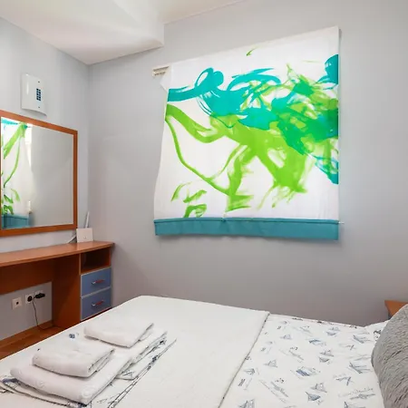 Brkic Apartments With Private Parking Makarska Room photo