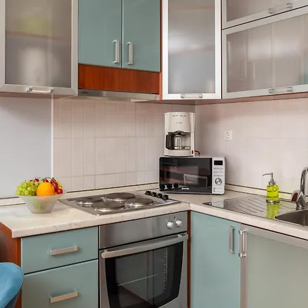 Brkic Apartments With Private Parking Makarska Room photo
