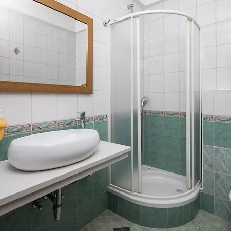 Brkic Apartments With Private Parking Makarska Room photo