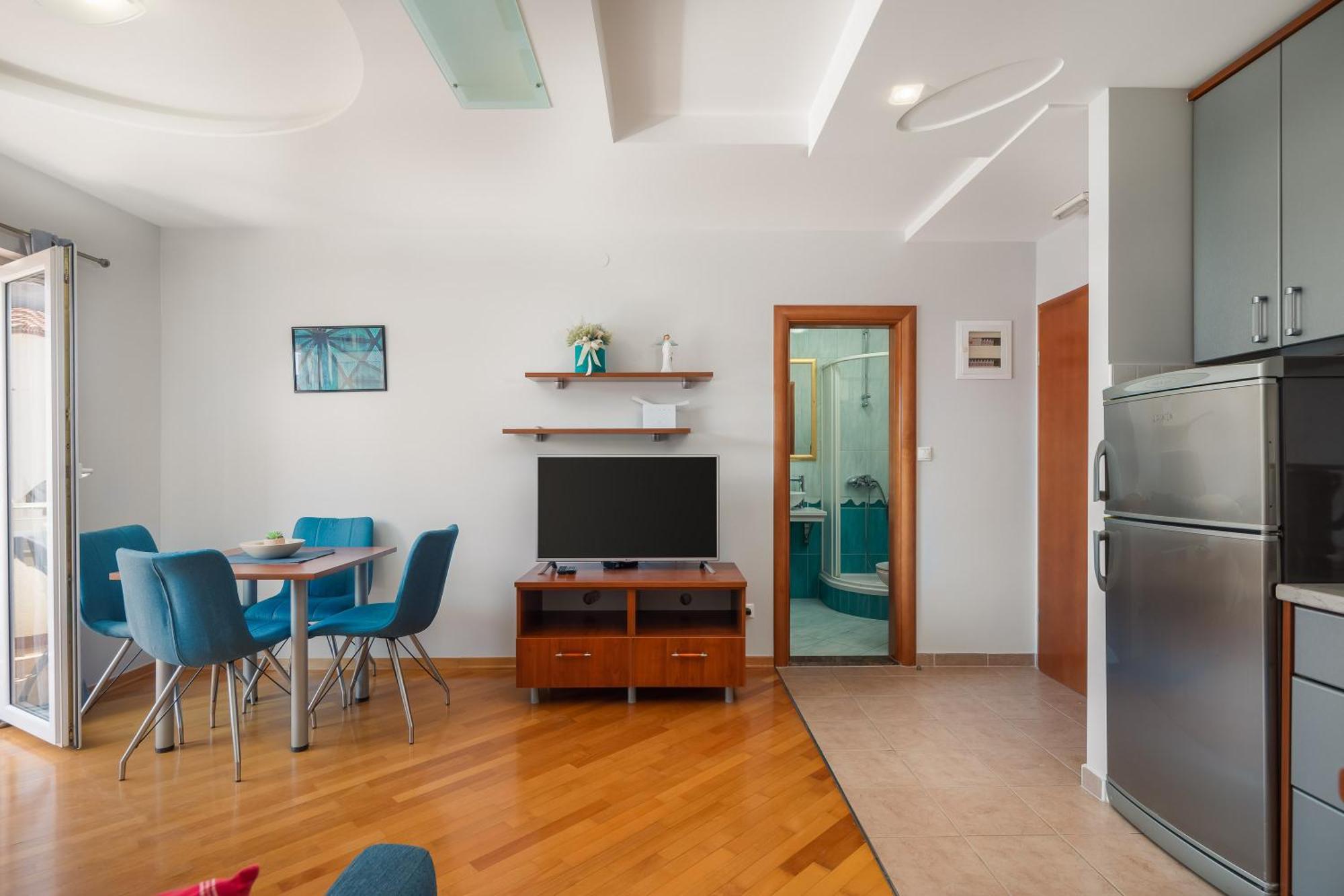 Brkic With Private Parking Apartment *