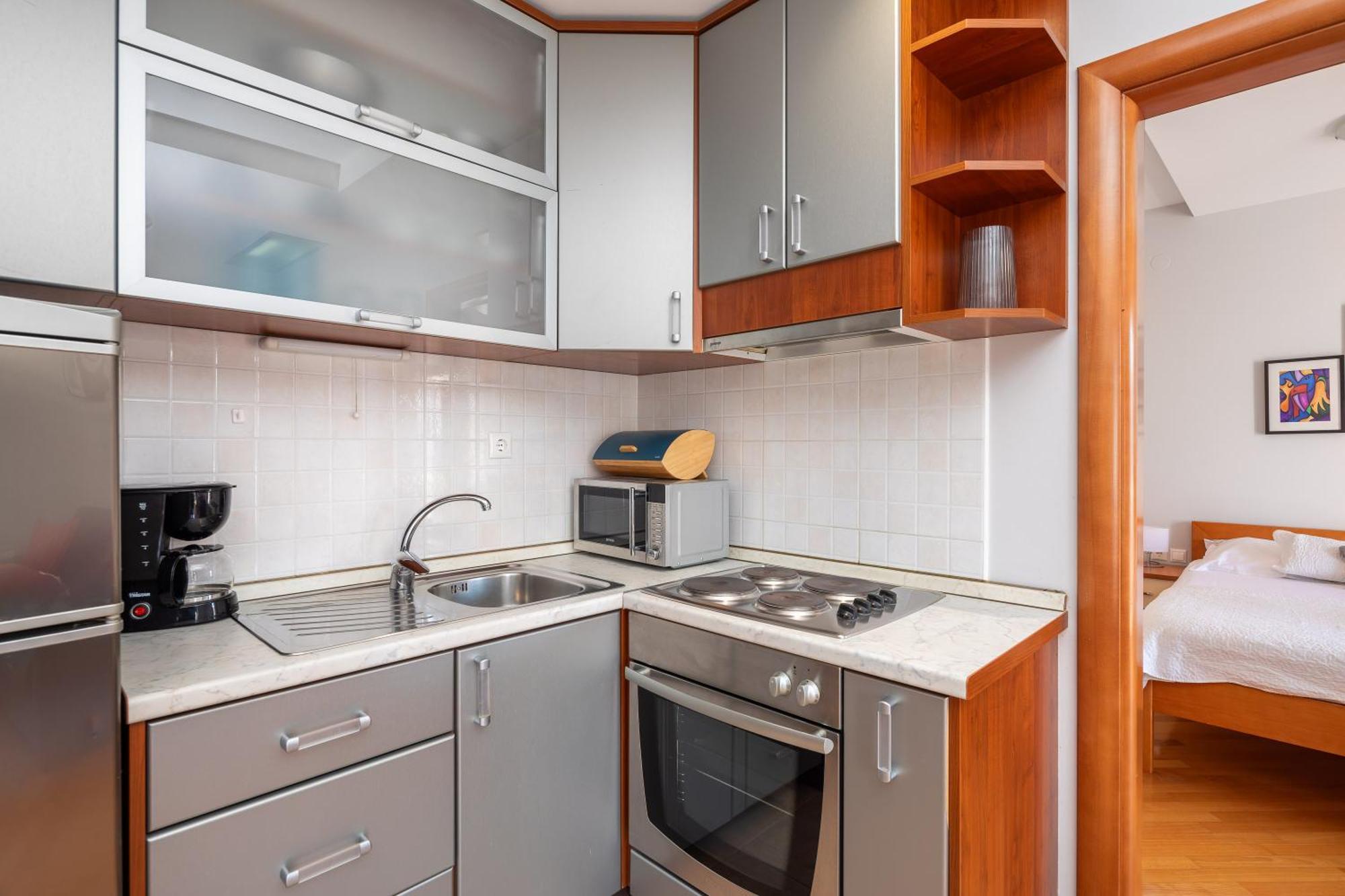 Brkic With Private Parking * Makarska