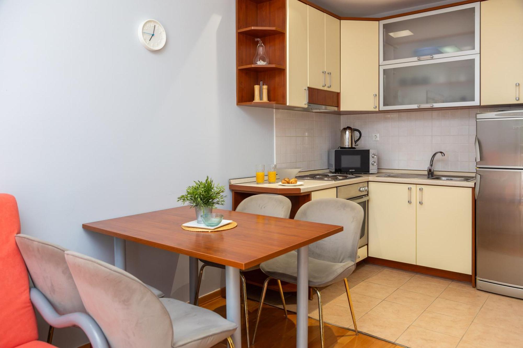 Brkic With Private Parking Apartment