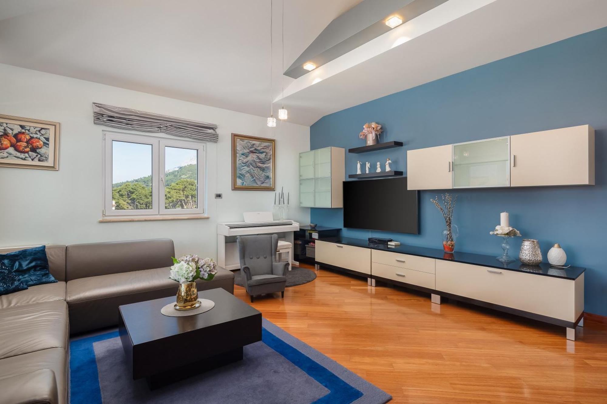 Apartment Brkic With Private Parking *