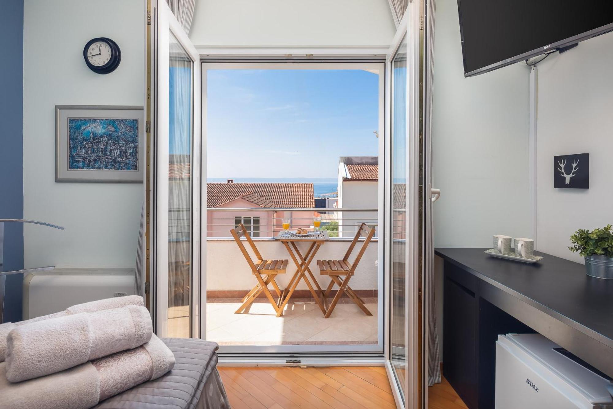 Apartment Brkic With Private Parking