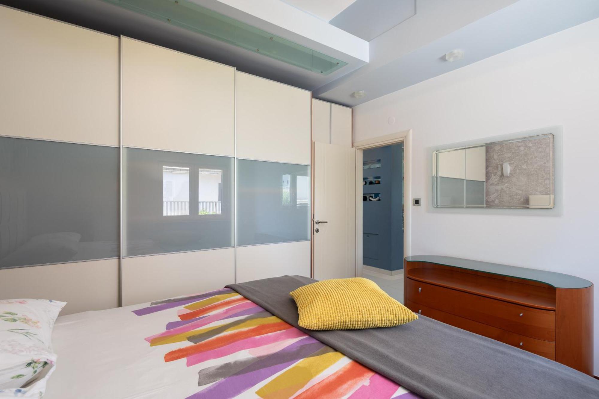 Apartment Brkic With Private Parking