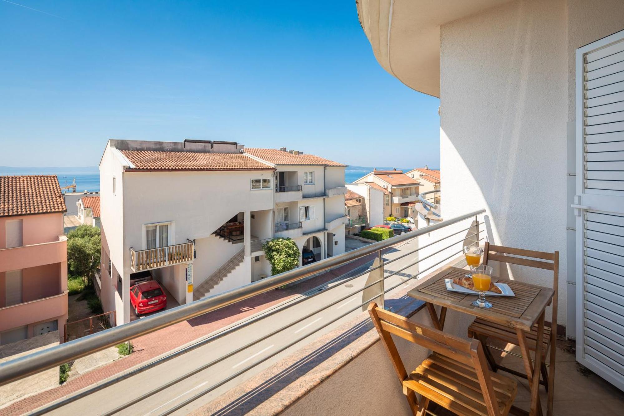 Brkic With Private Parking Makarska