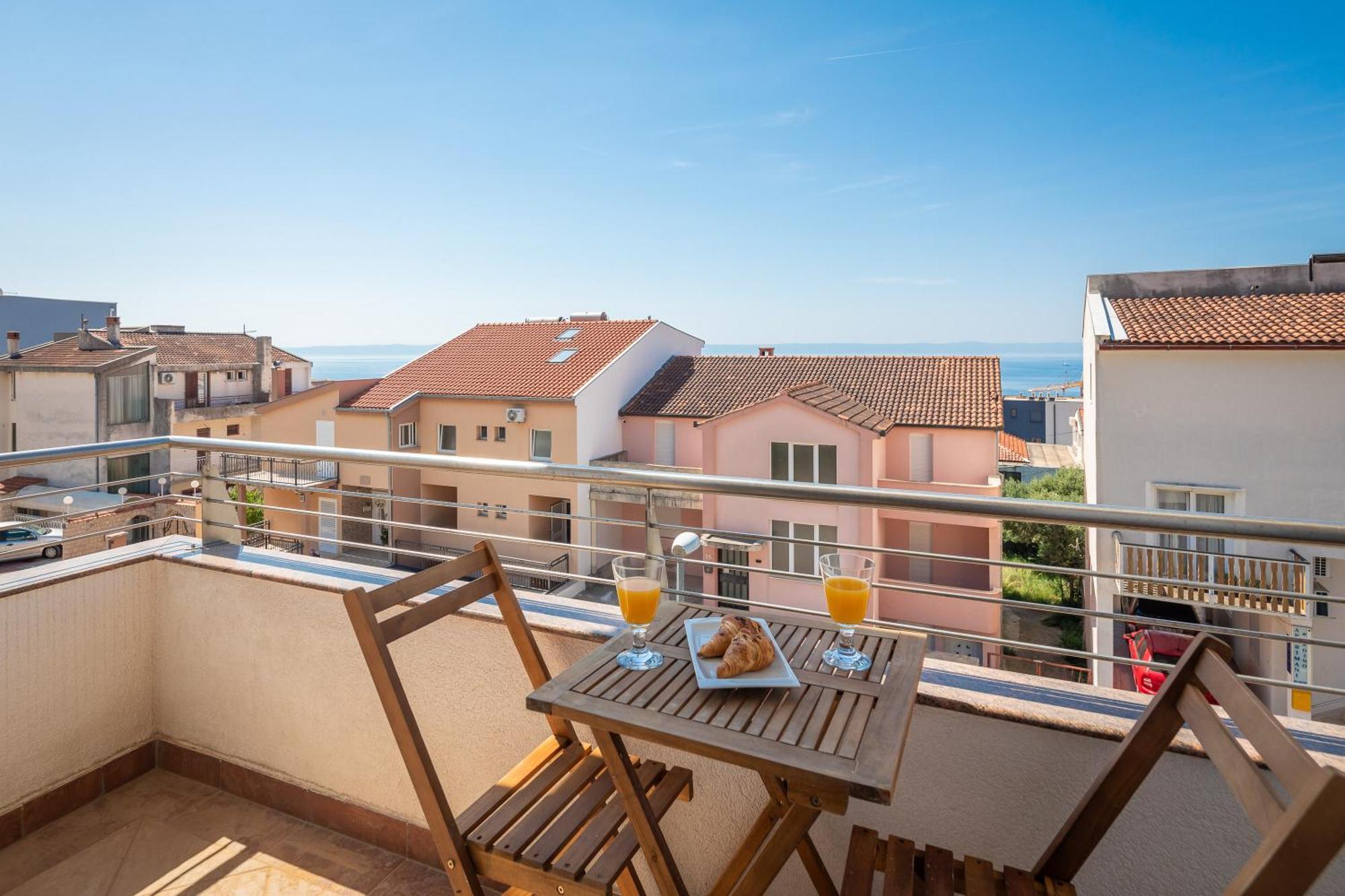 Apartment Brkic With Private Parking