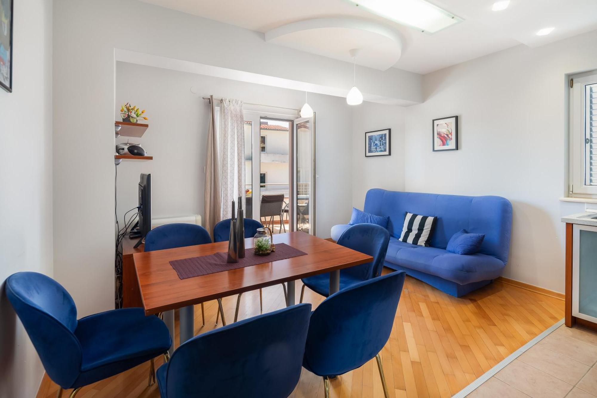 Brkic With Private Parking Apartament