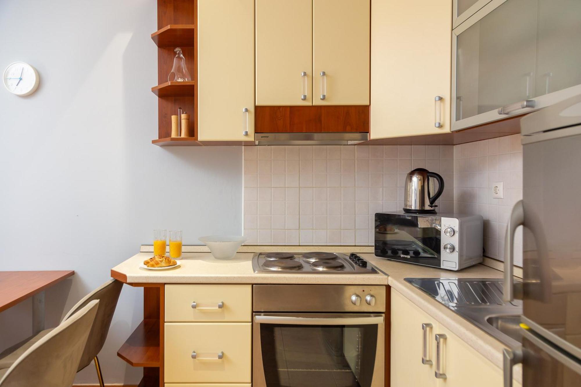 Brkic With Private Parking Apartament