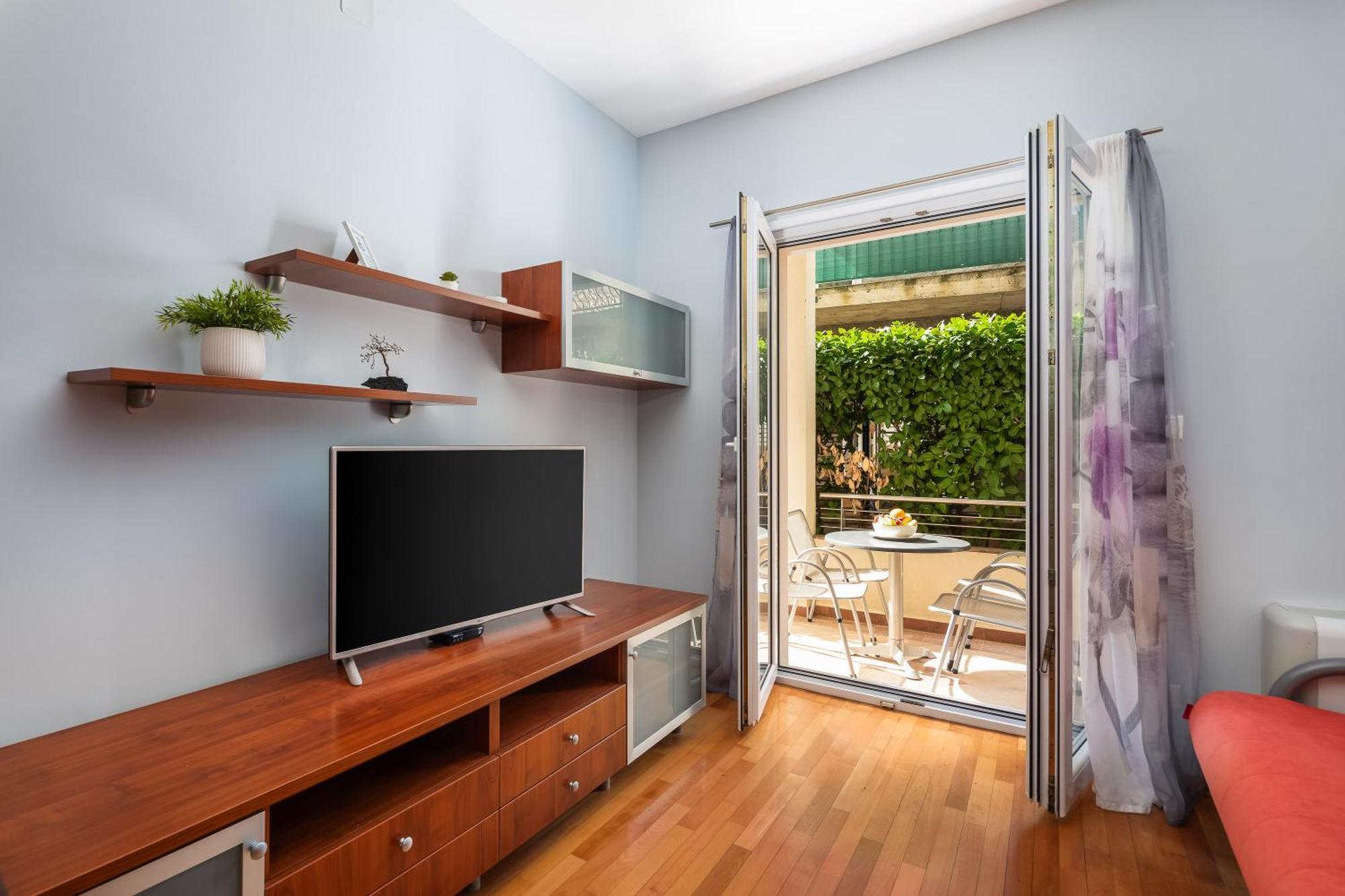 Apartment Brkic With Private Parking Makarska