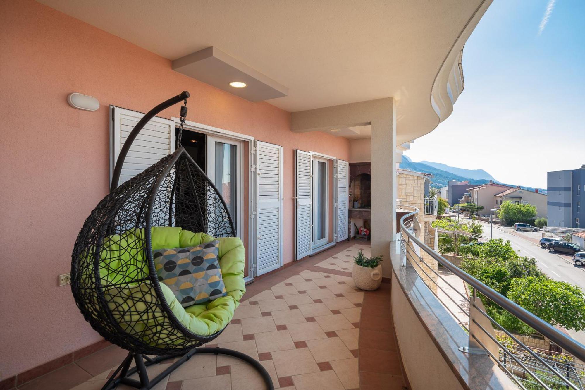 Brkic With Private Parking Apartament
