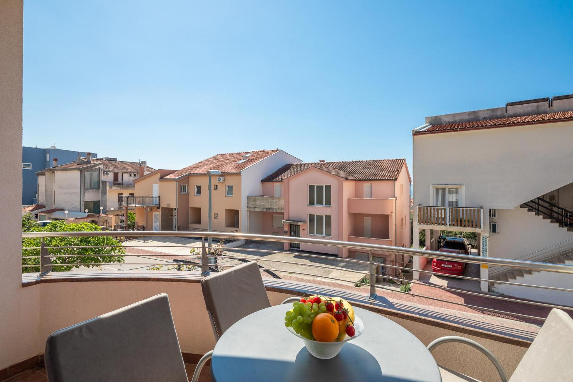 Apartment Brkic With Private Parking